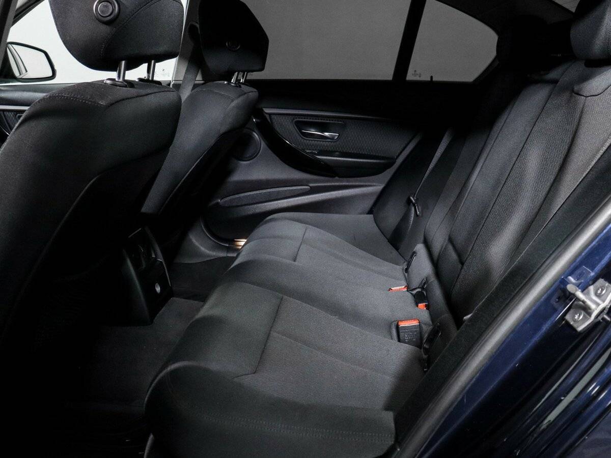 BMW 3 серии с пробегом — 2016 год. Фото: #9