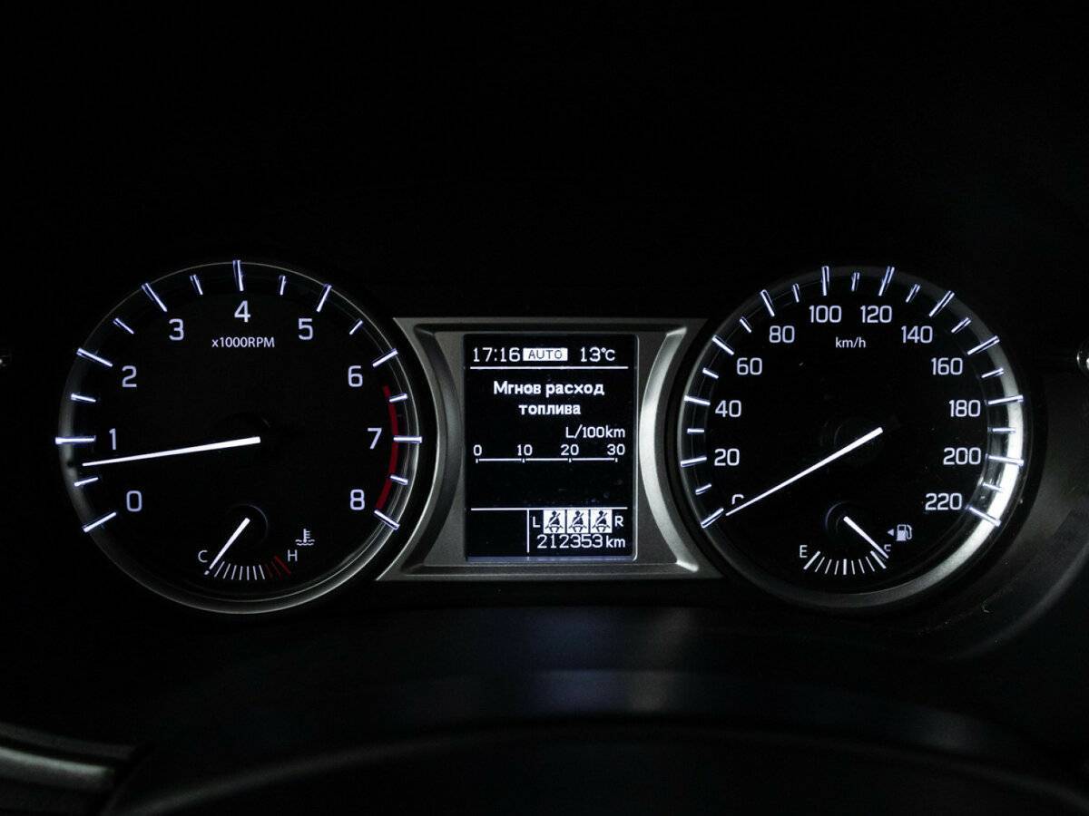 Suzuki Vitara с пробегом — 2016 год. Фото: #11