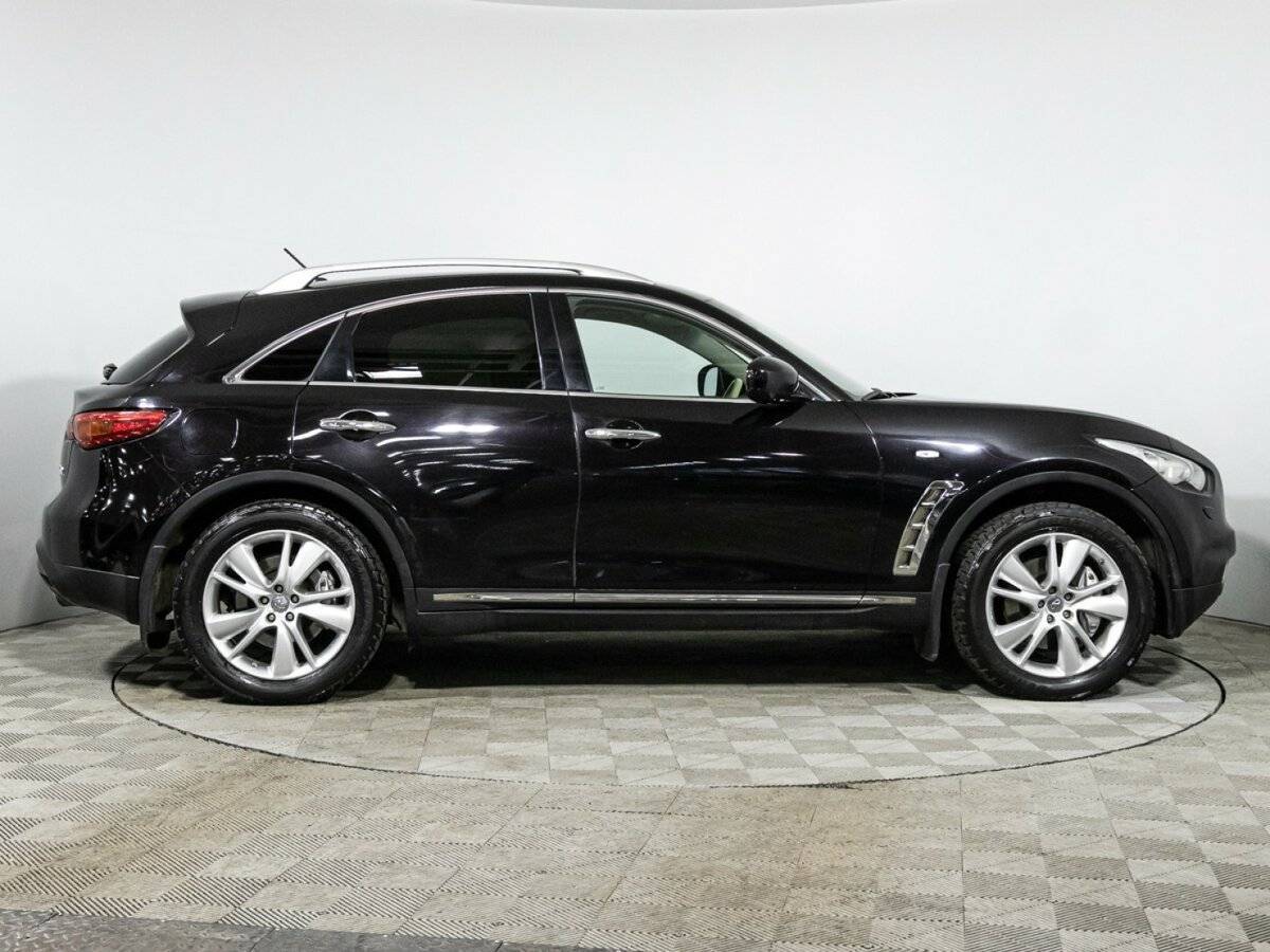 Infiniti FX с пробегом — 2012 год. Фото: #3