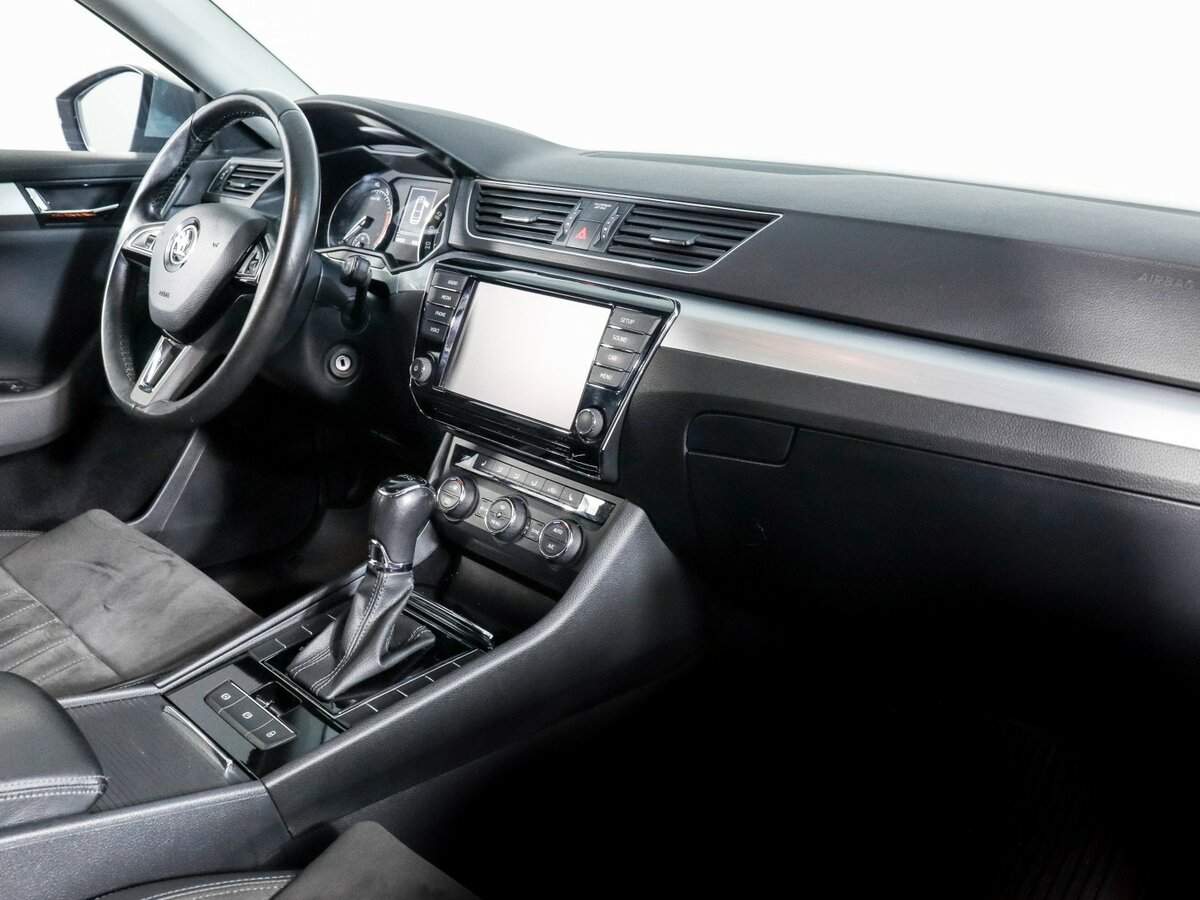 Skoda Superb с пробегом — 2017 год. Фото: #5
