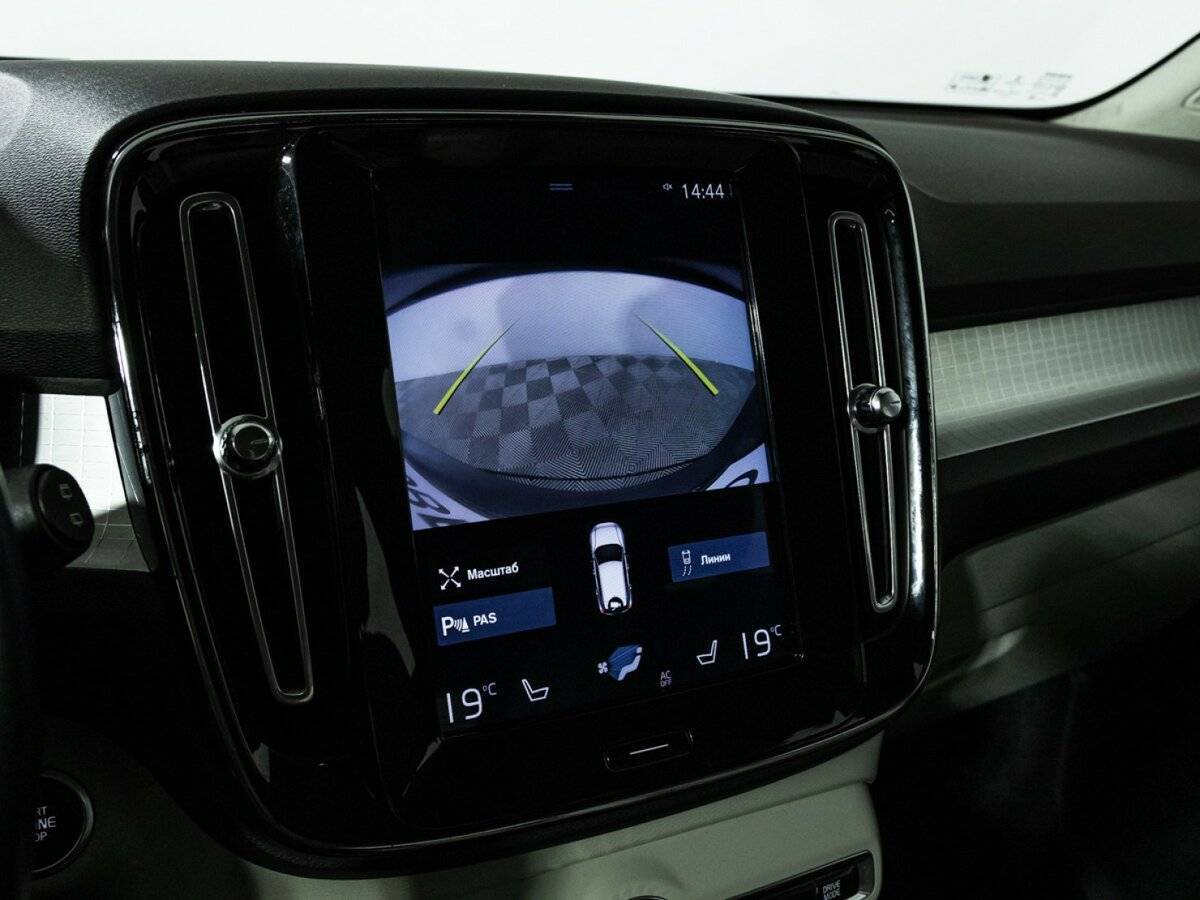 Volvo XC40 с пробегом — 2018 год. Фото: #16