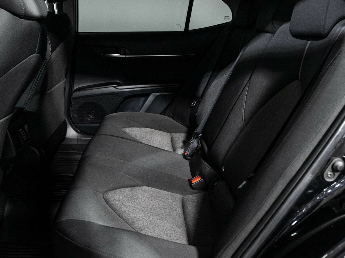 Toyota Camry с пробегом — 2021 год. Фото: #9