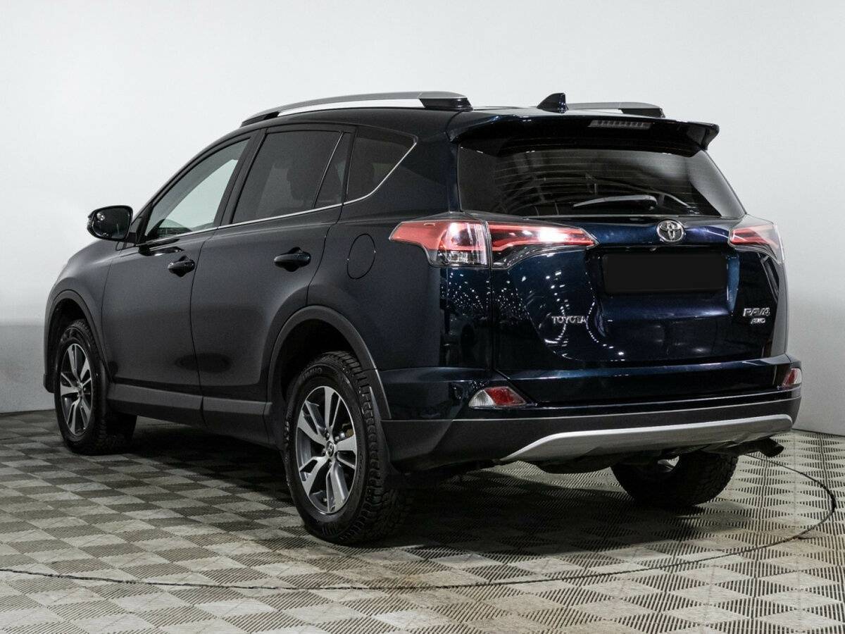 Toyota RAV4 с пробегом — 2018 год. Фото: #6