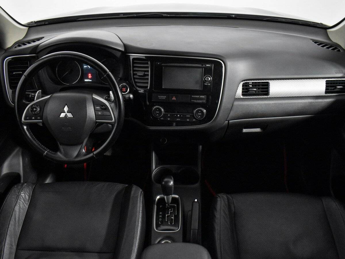 Mitsubishi Outlander с пробегом — 2014 год. Фото: #14