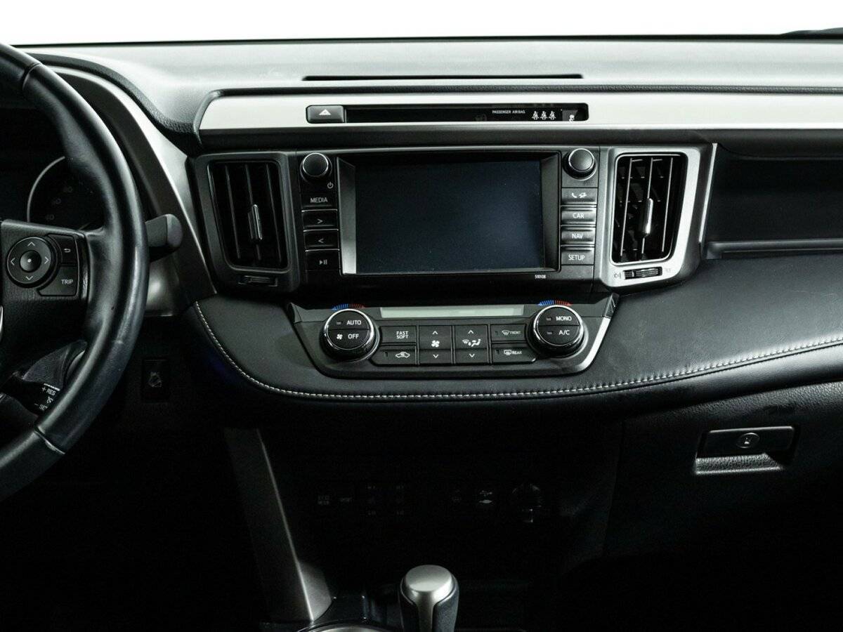 Toyota RAV4 с пробегом — 2017 год. Фото: #13
