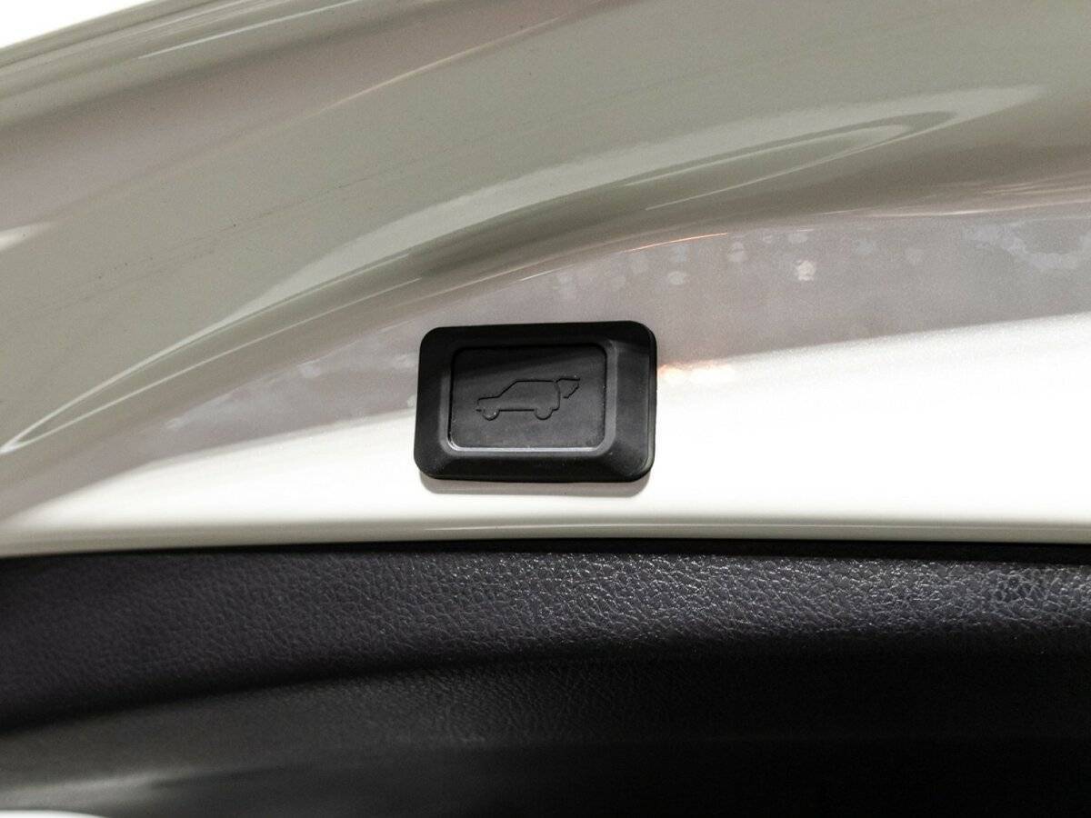 Toyota RAV4 с пробегом — 2017 год. Фото: #15