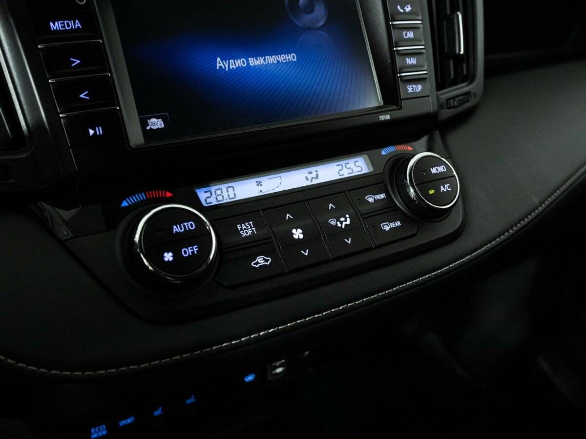 Toyota RAV4 с пробегом — 2017 год. Фото: #17