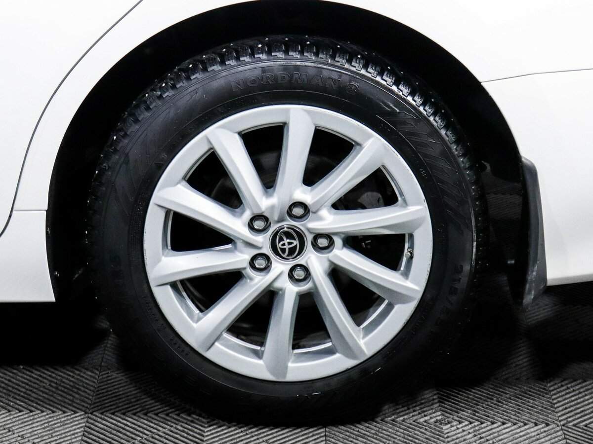 Toyota Camry с пробегом — 2021 год. Фото: #11