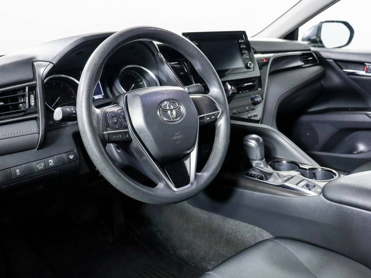 Toyota Camry с пробегом — 2021 год. Фото: #10