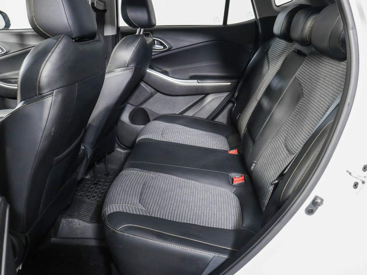 Москвич 3 с пробегом — 2023 год. Фото: #9