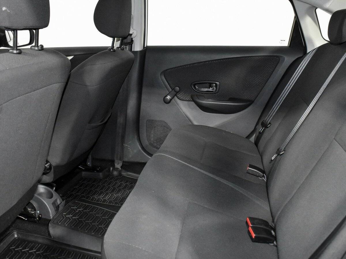 Nissan Almera с пробегом — 2013 год. Фото: #9