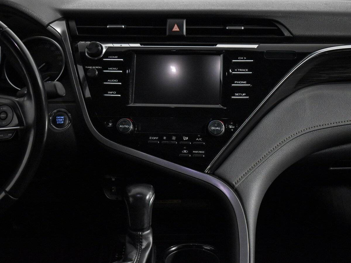 Toyota Camry с пробегом — 2019 год. Фото: #12