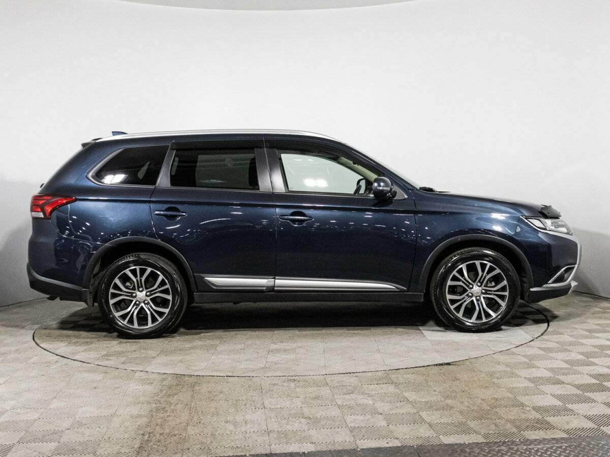 Mitsubishi Outlander с пробегом — 2018 год. Фото: #3
