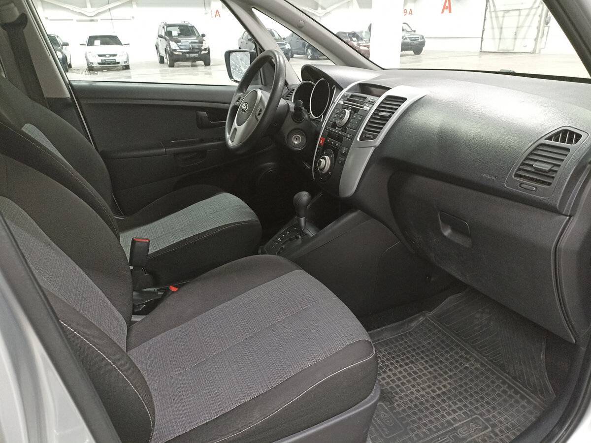 Kia Venga с пробегом — 2013 год. Фото: #10