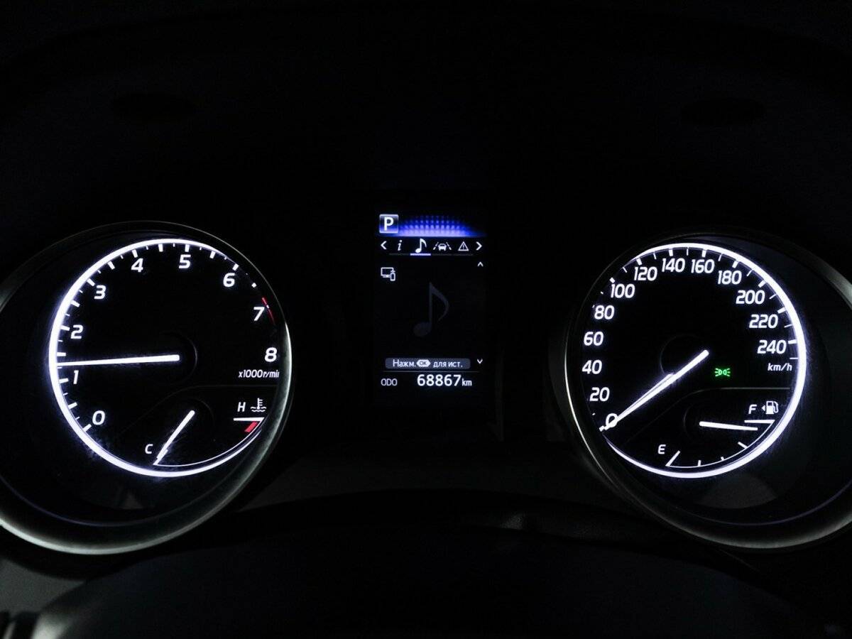 Toyota Camry с пробегом — 2021 год. Фото: #11