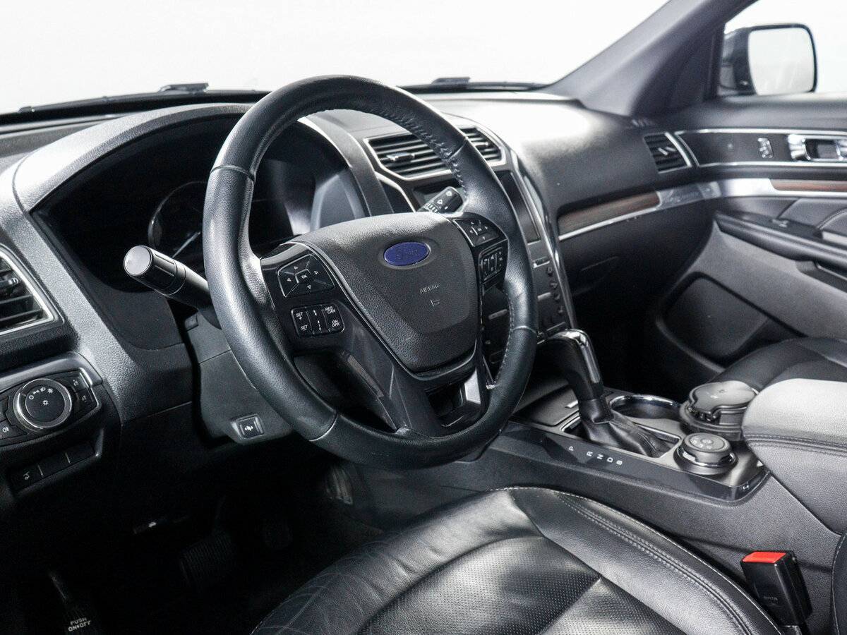 Ford Explorer с пробегом — 2017 год. Фото: #13