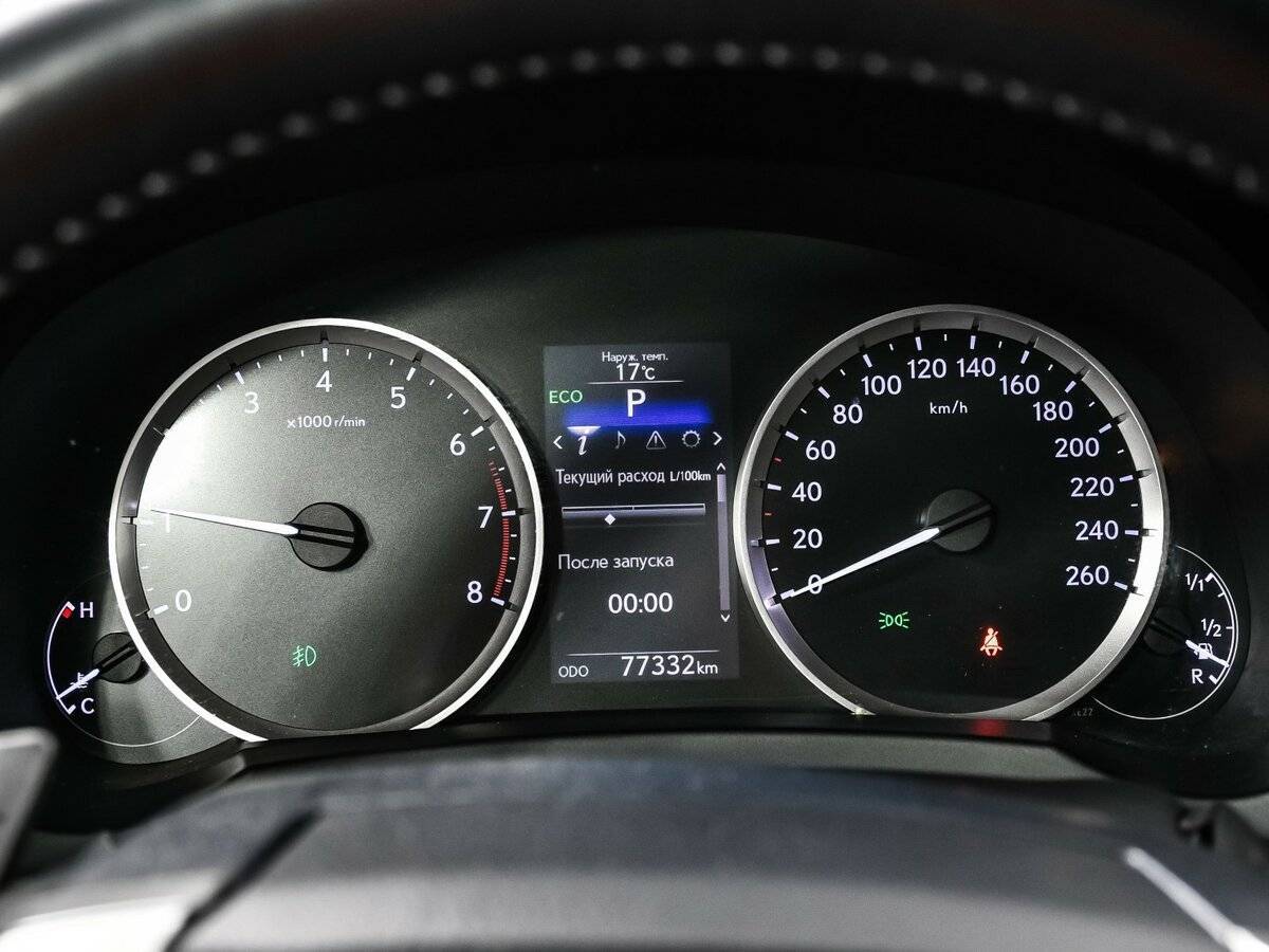 Lexus IS с пробегом — 2014 год. Фото: #9