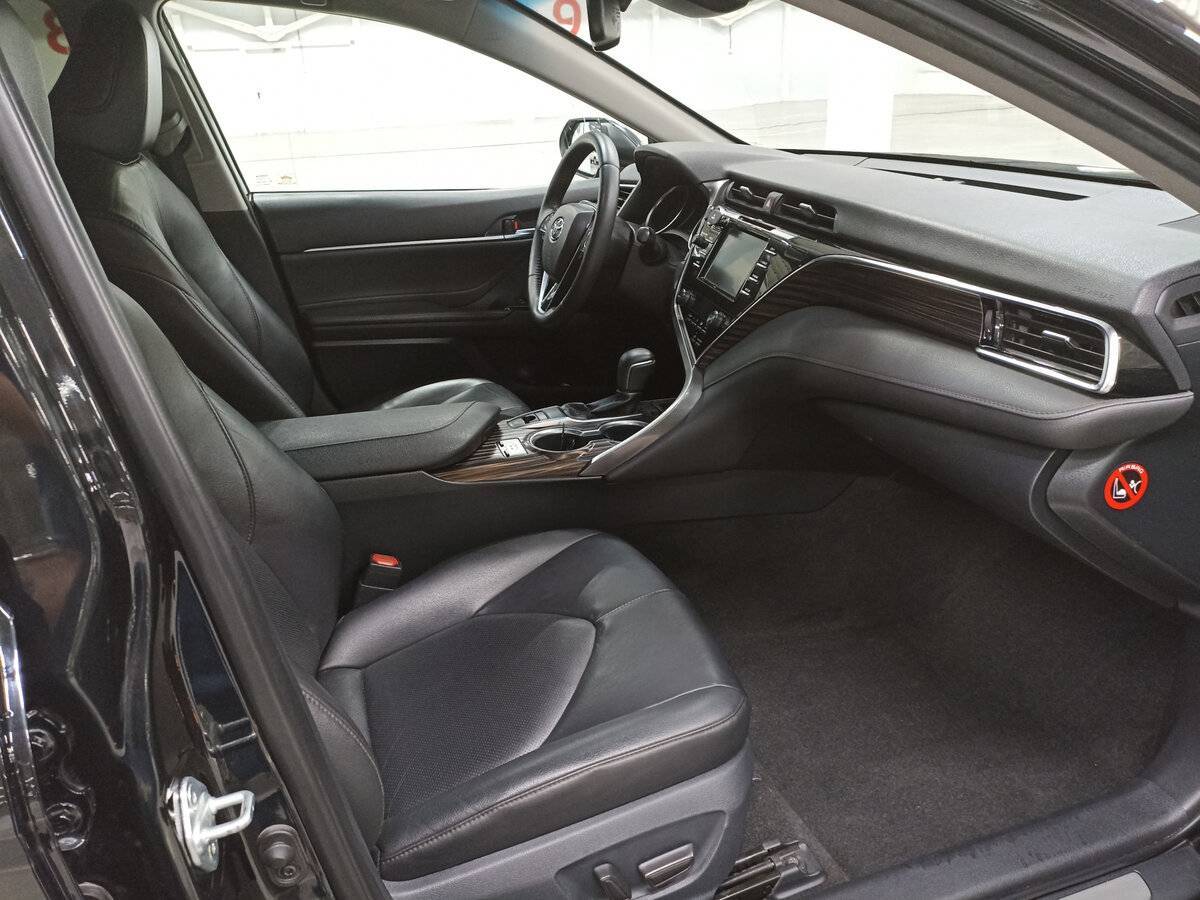Toyota Camry с пробегом — 2019 год. Фото: #10