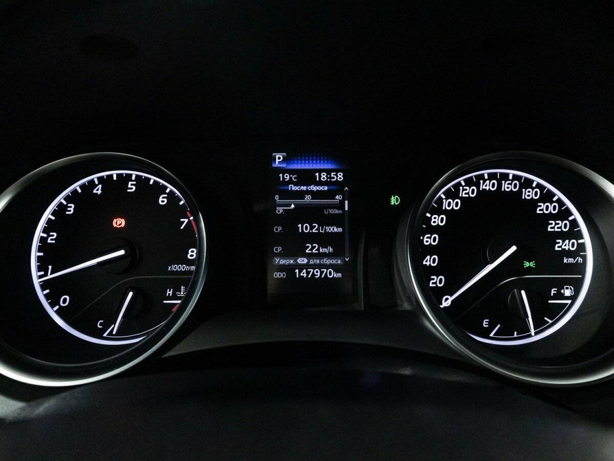 Toyota Camry с пробегом — 2021 год. Фото: #11