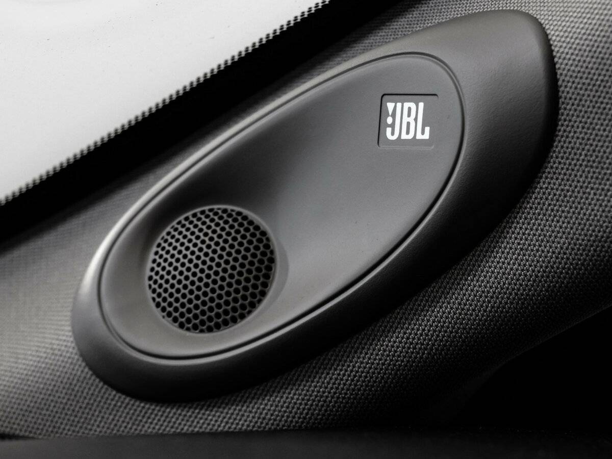 Toyota Camry с пробегом — 2018 год. Фото: #25