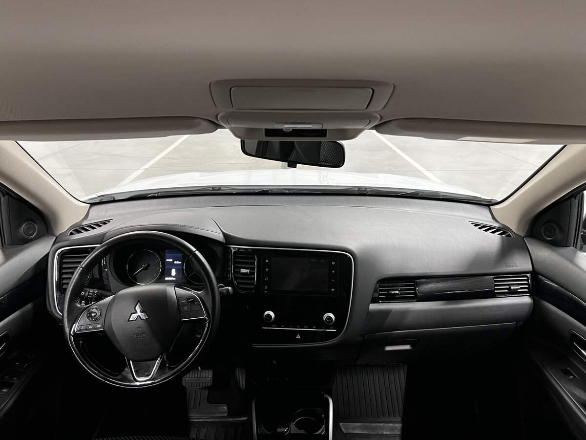 Mitsubishi Outlander с пробегом — 2021 год. Фото: #13