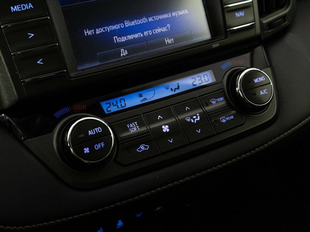 Toyota RAV4 с пробегом — 2015 год. Фото: #15