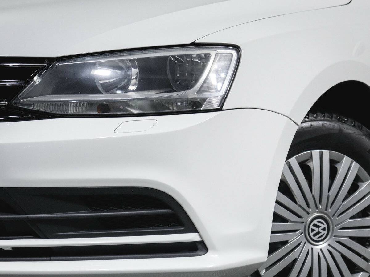 Volkswagen Jetta с пробегом — 2016 год. Фото: #15