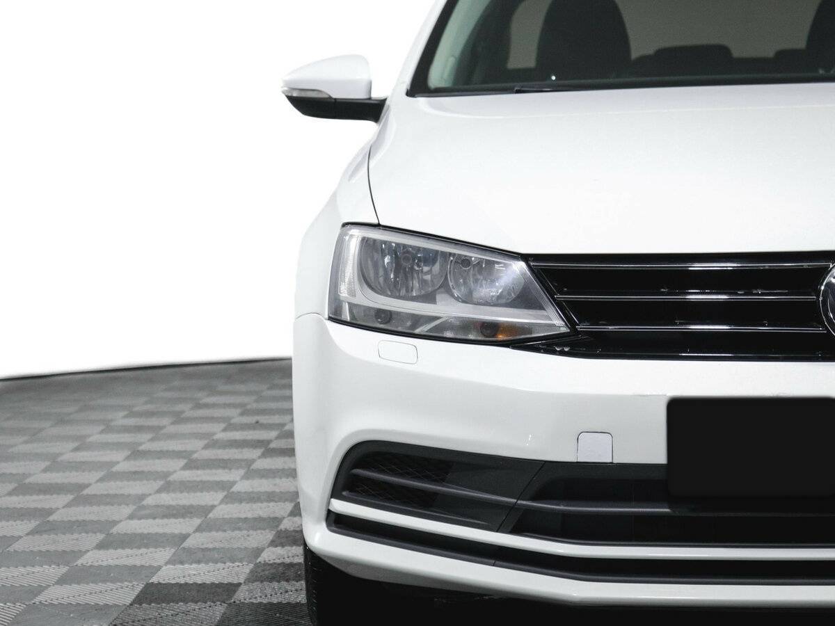 Volkswagen Jetta с пробегом — 2016 год. Фото: #16