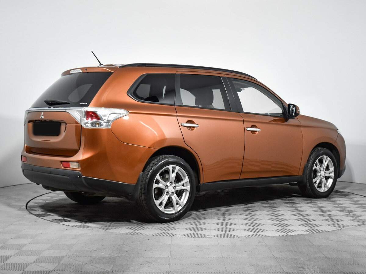 Mitsubishi Outlander с пробегом — 2012 год. Фото: #7