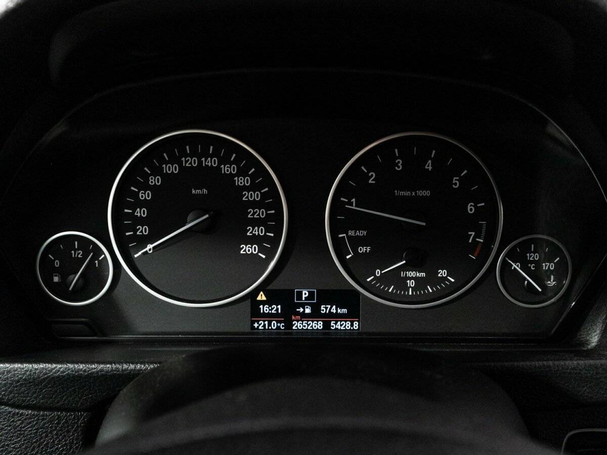 BMW 3 серии с пробегом — 2012 год. Фото: #11