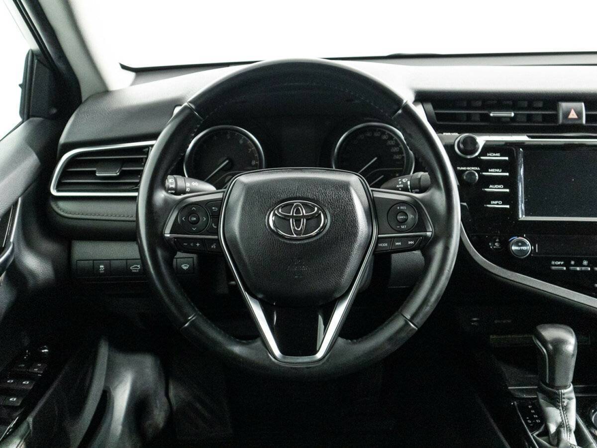 Toyota Camry с пробегом — 2020 год. Фото: #18