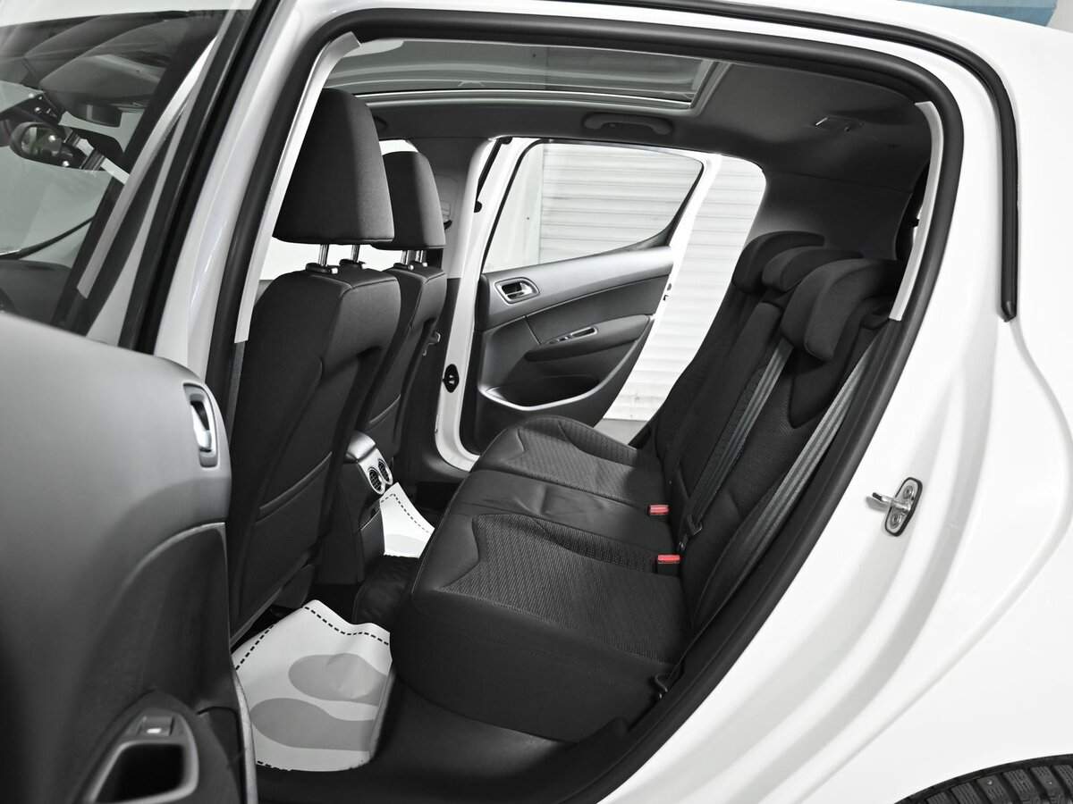 Peugeot 308 с пробегом — 2012 год. Фото: #13