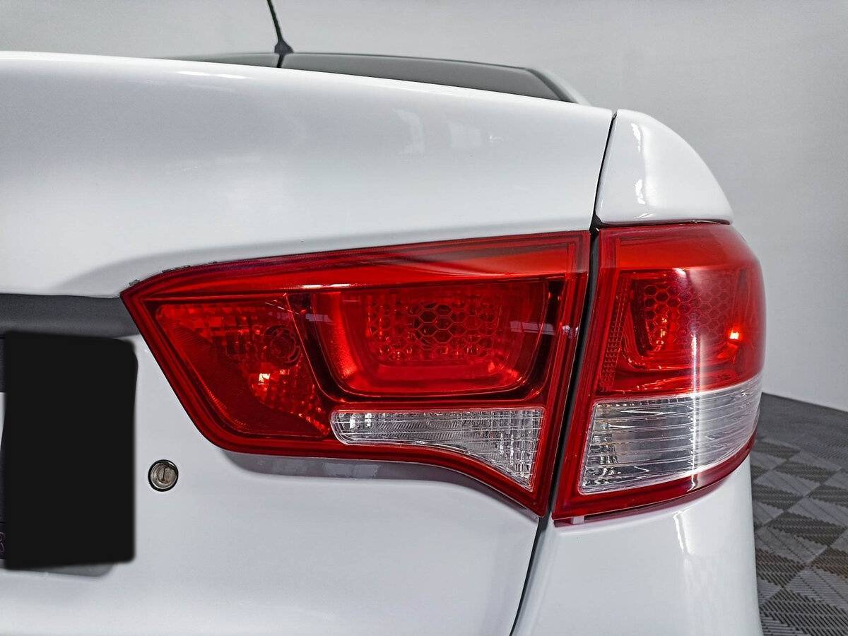 Kia Rio с пробегом — 2015 год. Фото: #8