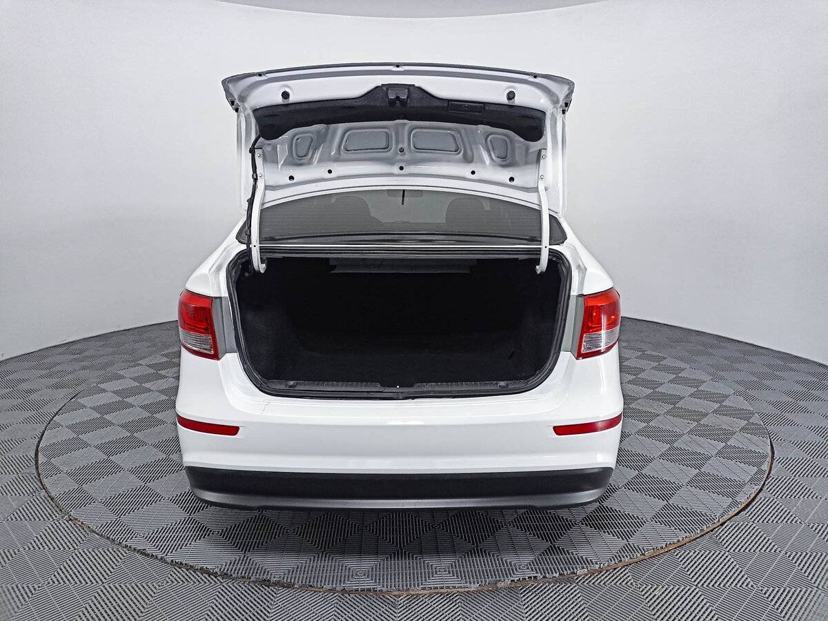 Kia Rio с пробегом — 2015 год. Фото: #9