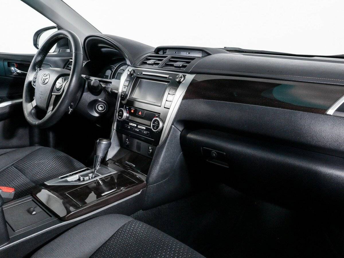 Toyota Camry с пробегом — 2013 год. Фото: #8