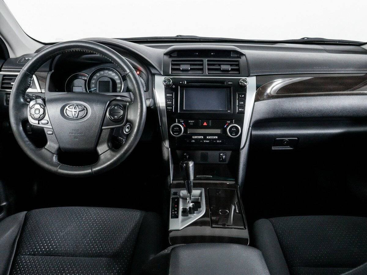 Toyota Camry с пробегом — 2013 год. Фото: #11