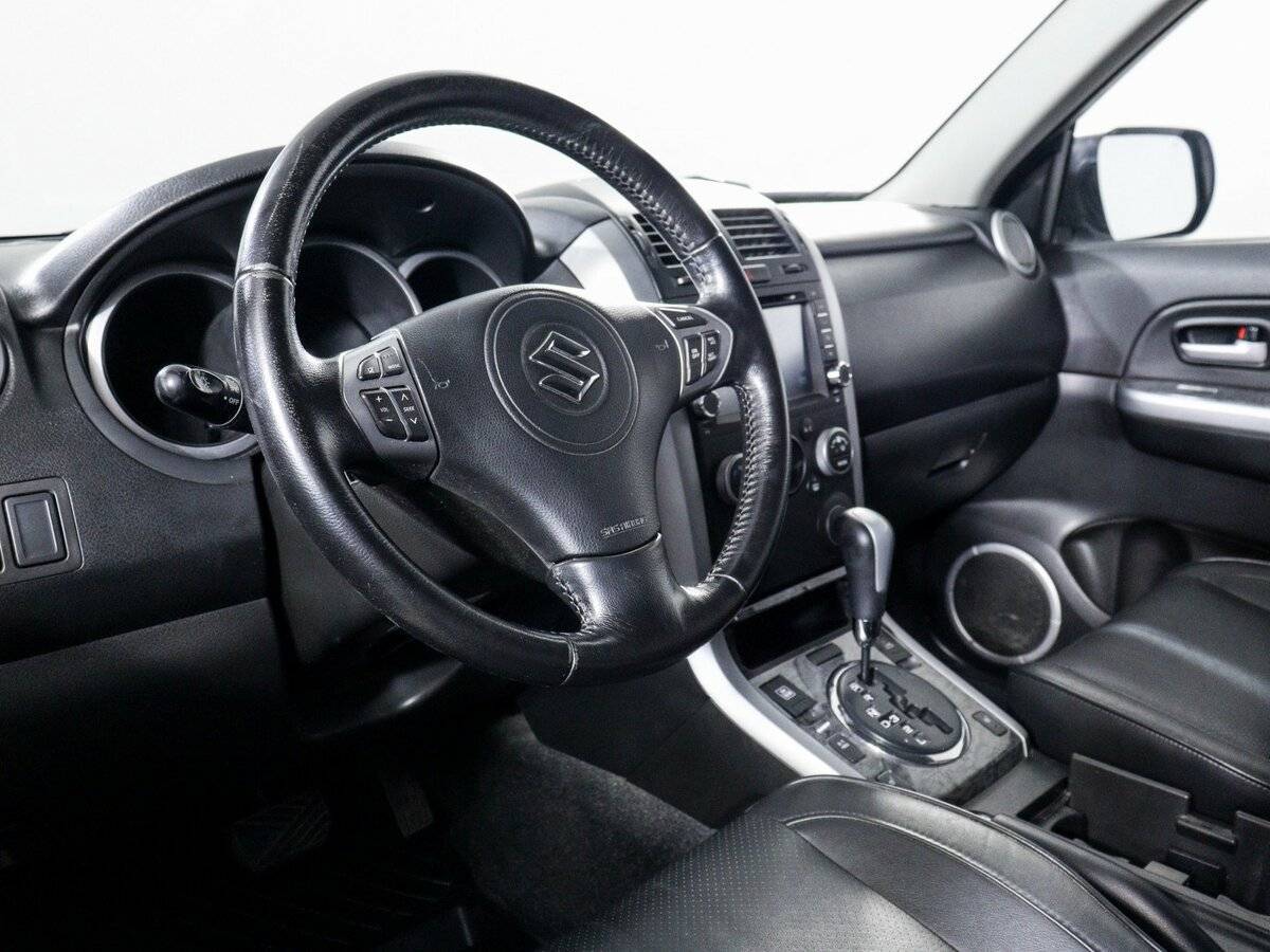 Suzuki Grand Vitara с пробегом — 2013 год. Фото: #10