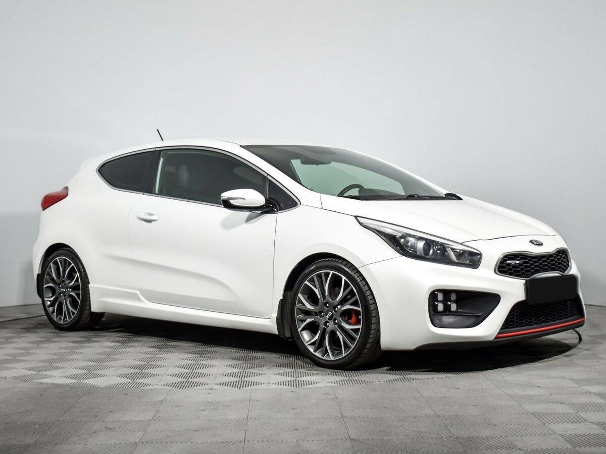 Kia Ceed GT с пробегом — 2015 год. Фото: #2