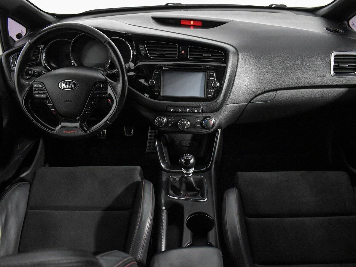 Kia Ceed GT с пробегом — 2015 год. Фото: #11