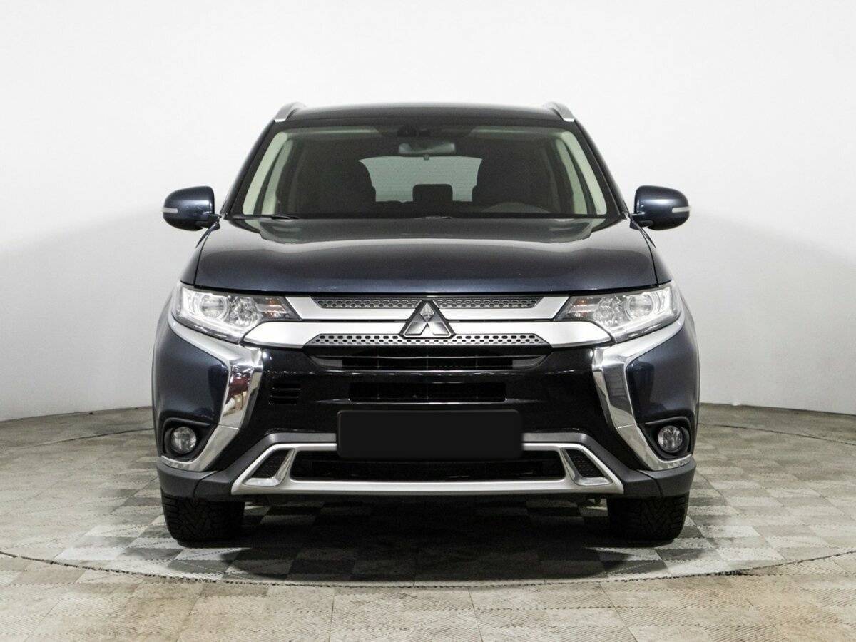 Mitsubishi Outlander с пробегом — 2018 год. Фото: #1