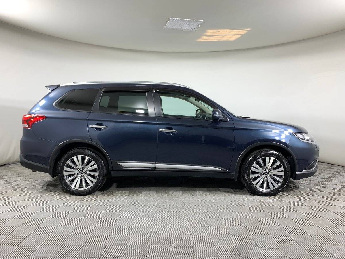 Mitsubishi Outlander с пробегом — 2020 год. Фото: #3