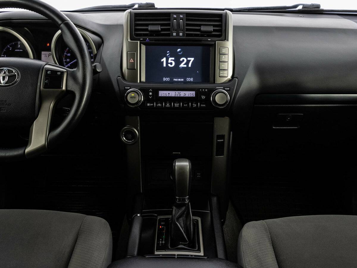 Toyota Land Cruiser Prado с пробегом — 2013 год. Фото: #13