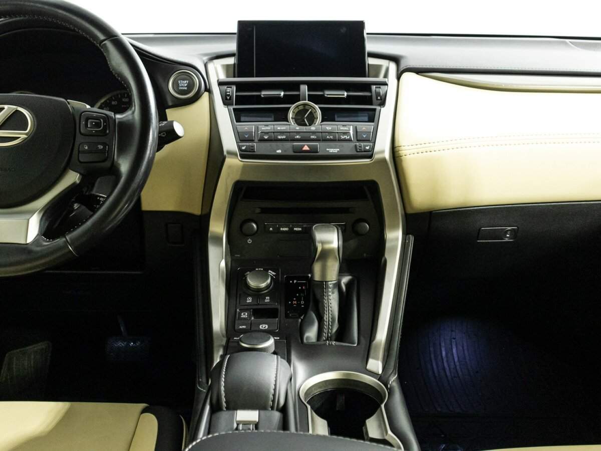 Lexus NX с пробегом — 2015 год. Фото: #13