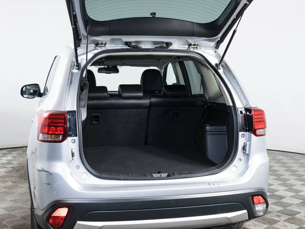 Mitsubishi Outlander с пробегом — 2015 год. Фото: #6