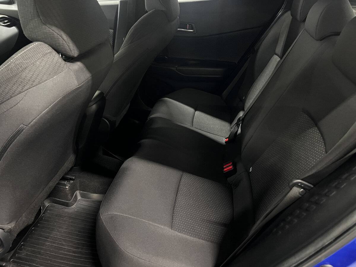 Toyota C-HR с пробегом — 2019 год. Фото: #11