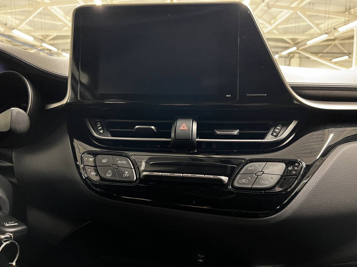 Toyota C-HR с пробегом — 2019 год. Фото: #14