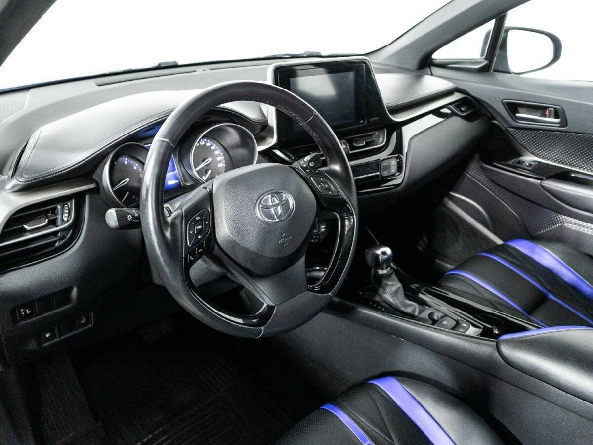 Toyota C-HR с пробегом — 2019 год. Фото: #10