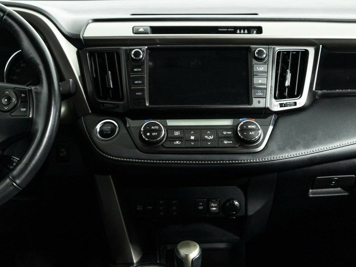 Toyota RAV4 с пробегом — 2018 год. Фото: #13