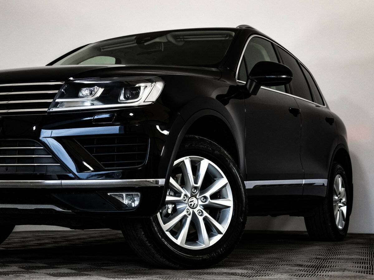 Volkswagen Touareg с пробегом — 2015 год. Фото: #1