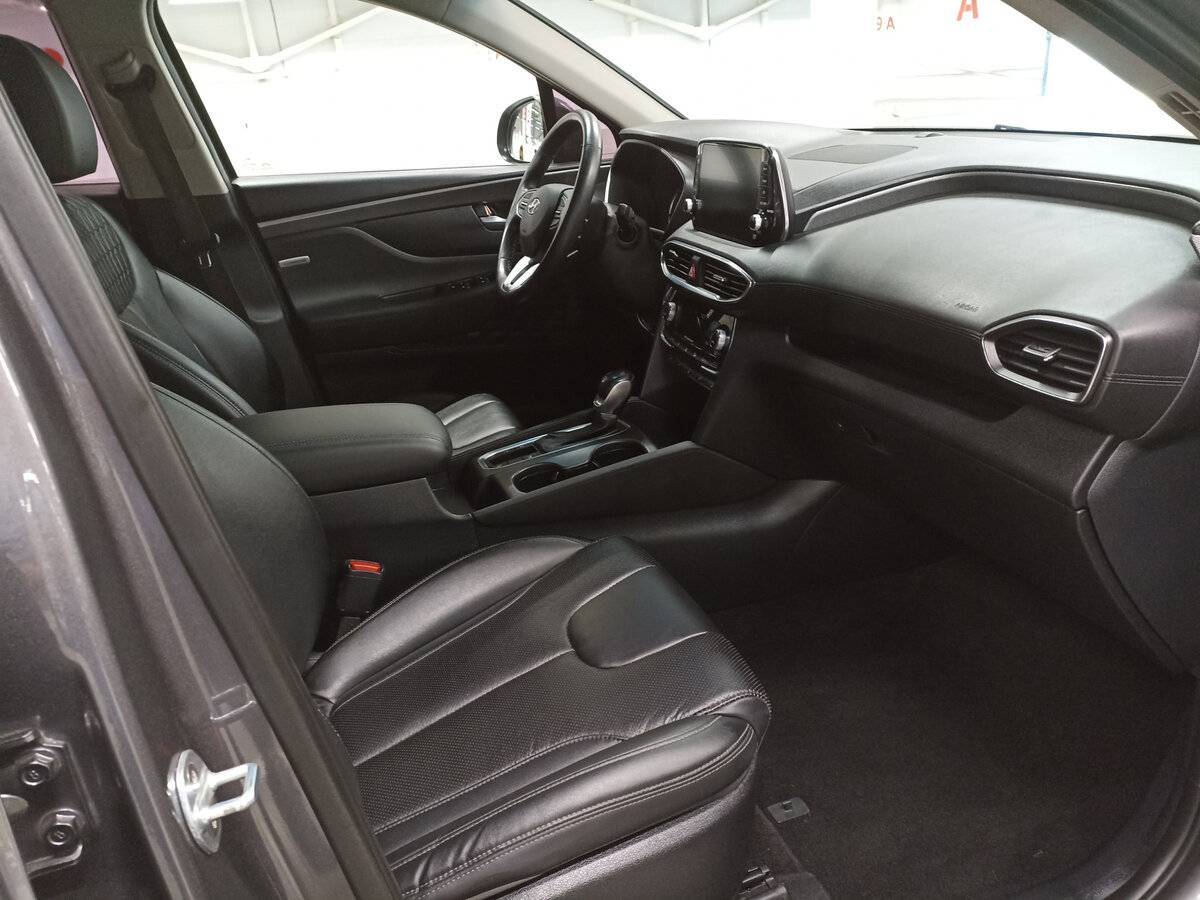 Hyundai Santa Fe с пробегом — 2019 год. Фото: #10